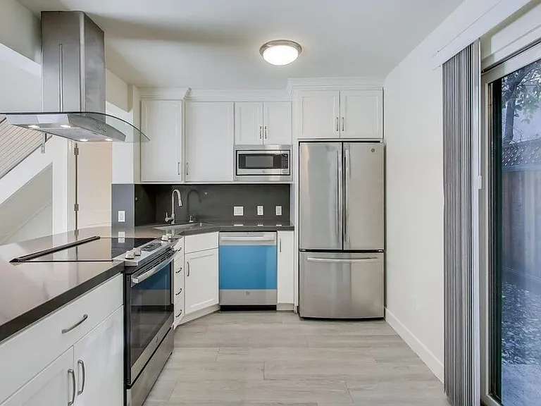 1654 Hollenbeck Avenue — Photo 2
