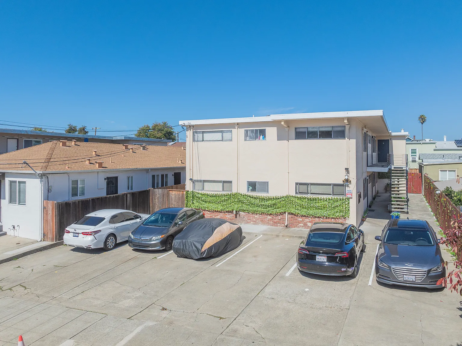 2 bed, 690 sqft, $2,450 — Photo 2
