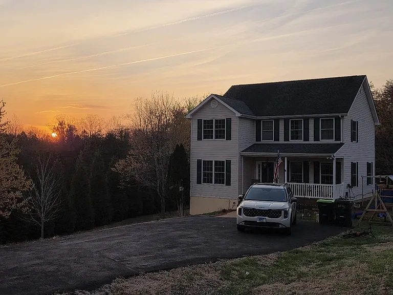 185 Angie Pl — Photo 1