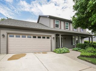 664 Medford Dr, South Elgin, IL 60177