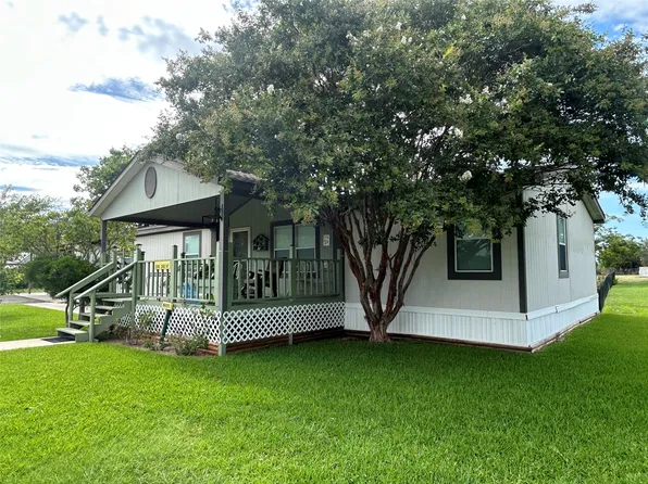 506 W 2nd St, Goldthwaite, TX 76844