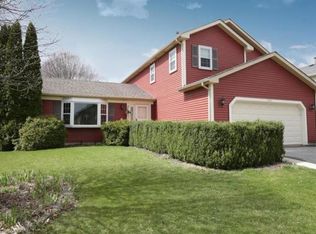 2010 Clematis Dr, Algonquin, IL 60102