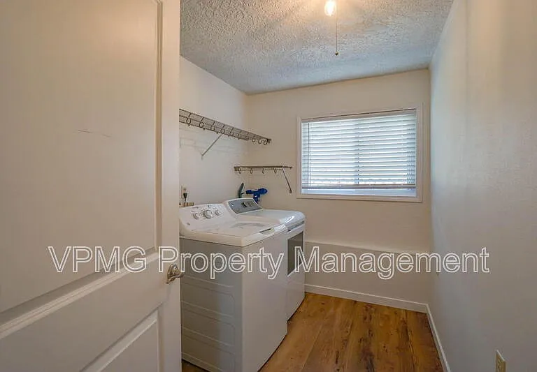 1708 NW 104th St — Photo 34