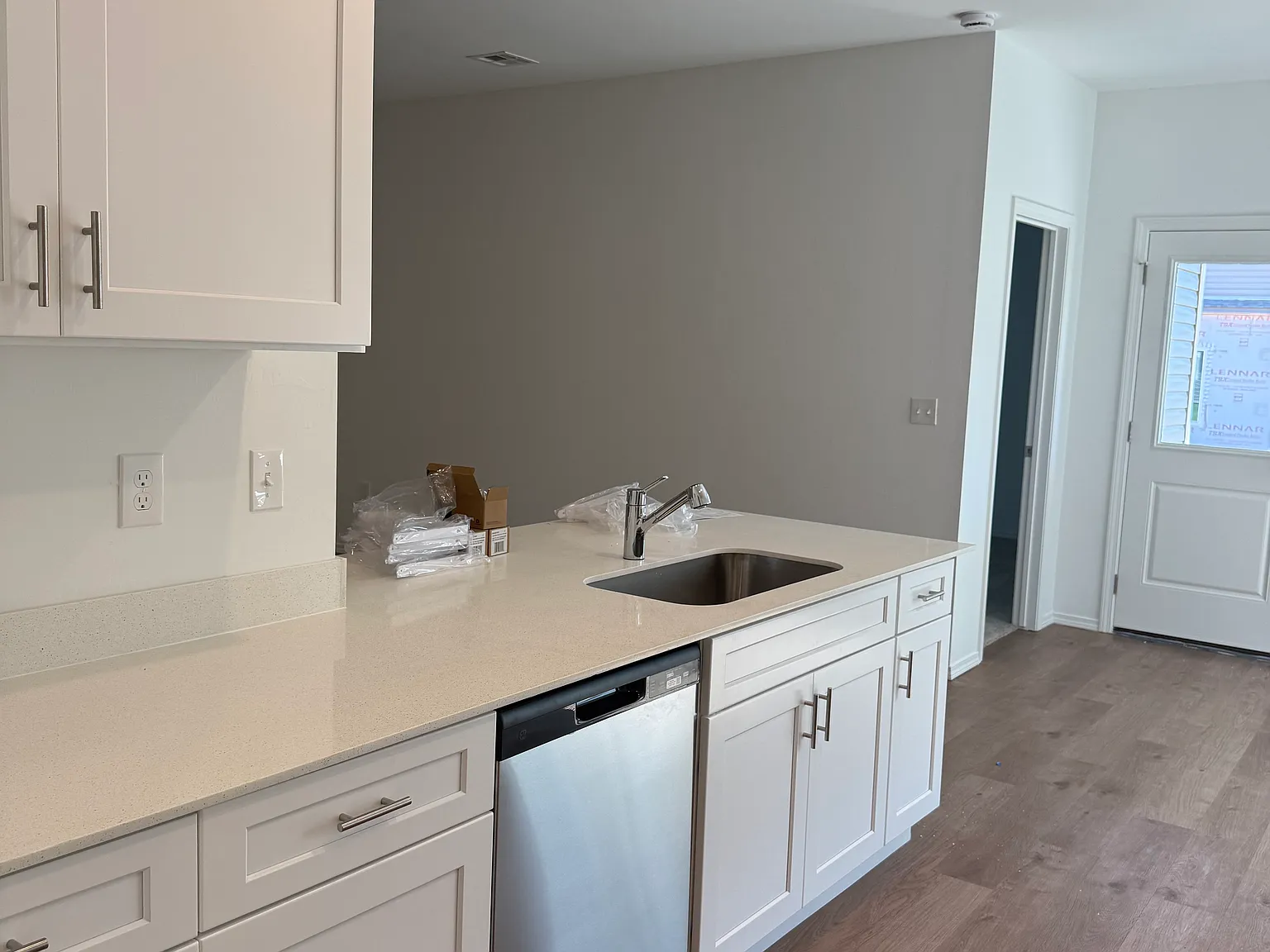 3 bed, 1472 sqft, $2,100 — Photo 4