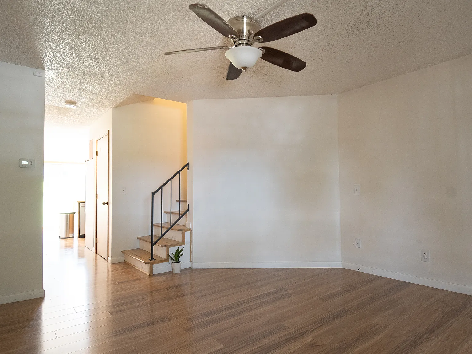 2 bed, 2.5 bath, 1131 sqft, $1,600 — Photo 3