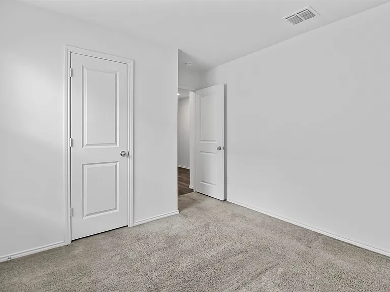 518 Olmstead Dr — Photo 10