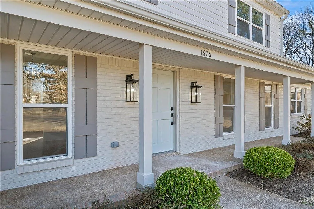 4 bed, 3.0 bath, 2274 sqft, $3,400 — Photo 3