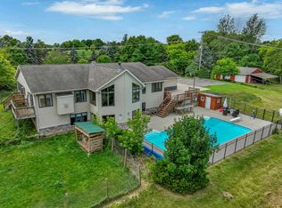 10959 Fenner Rd, Perry, MI 48872