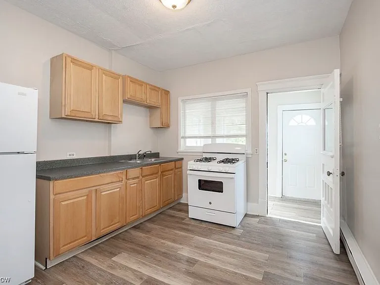 518 Washington Ave #1 — Photo 6