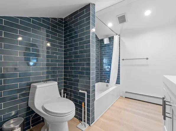 67-02 Almeda Avenue image 34 of 41