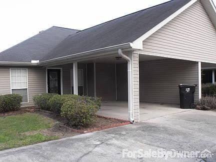 Covered parking with extra lot space