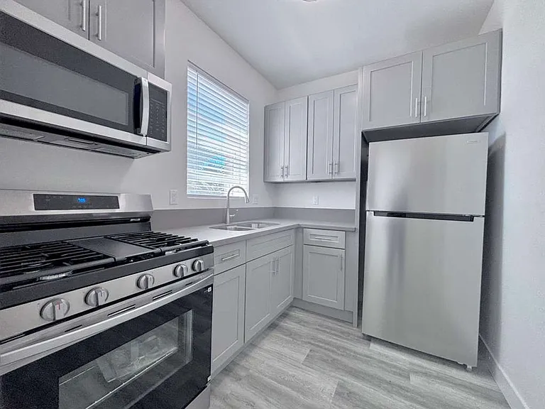 341 S Alvarado Street — Photo 8