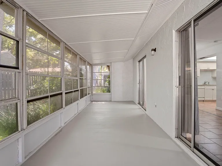 Florida Room, not added in sq footage