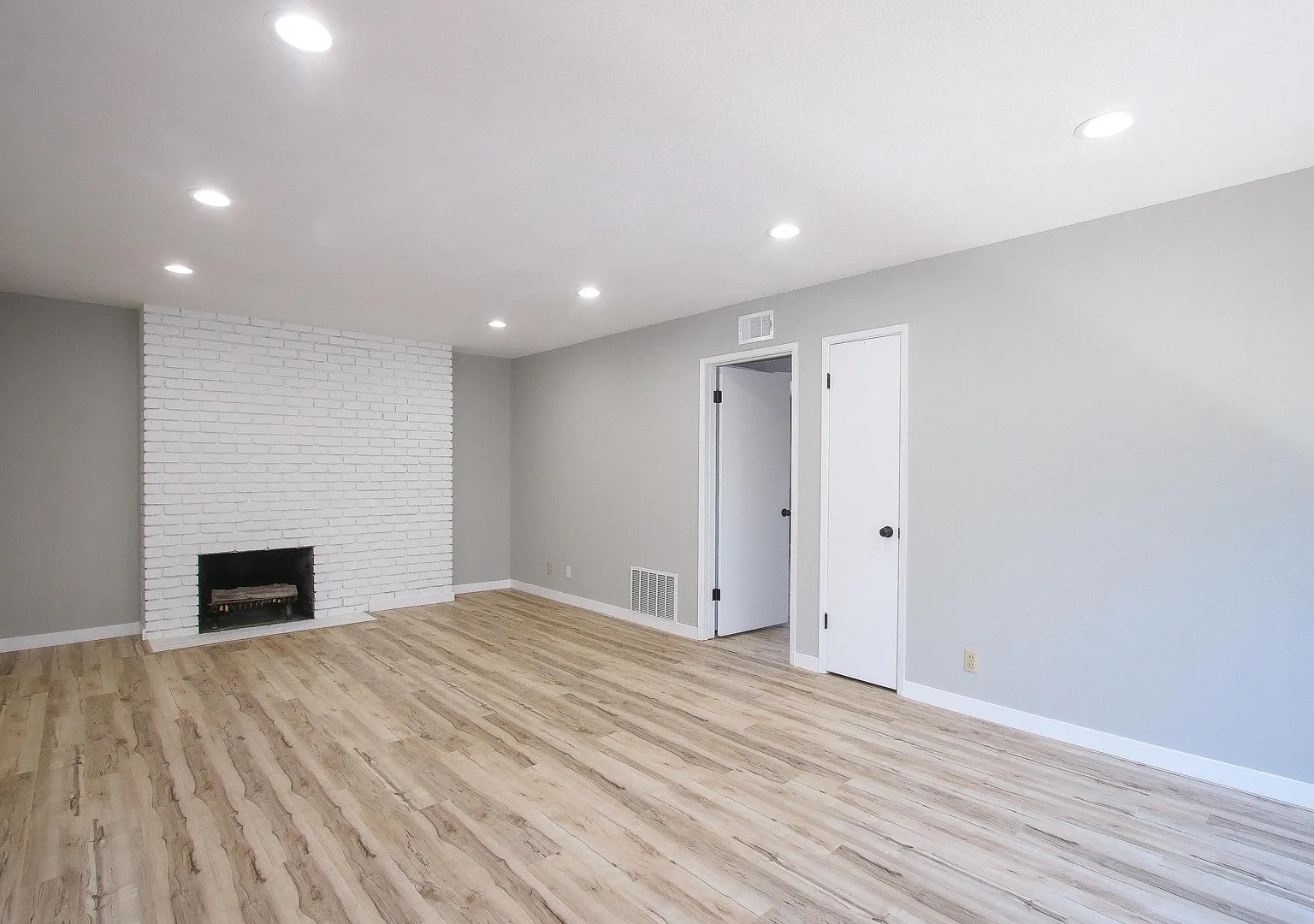 Beautiful Remodeled 2 Bed/1 Bath Duplex In Sunnyvale - Near Google, Apple, Linkedin - This Is A M... — Photo 4