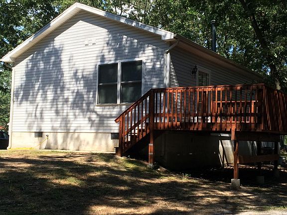 Large rear deck ( 10'X14')