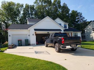 14488 Windway Dr, Grand Haven, MI 49417