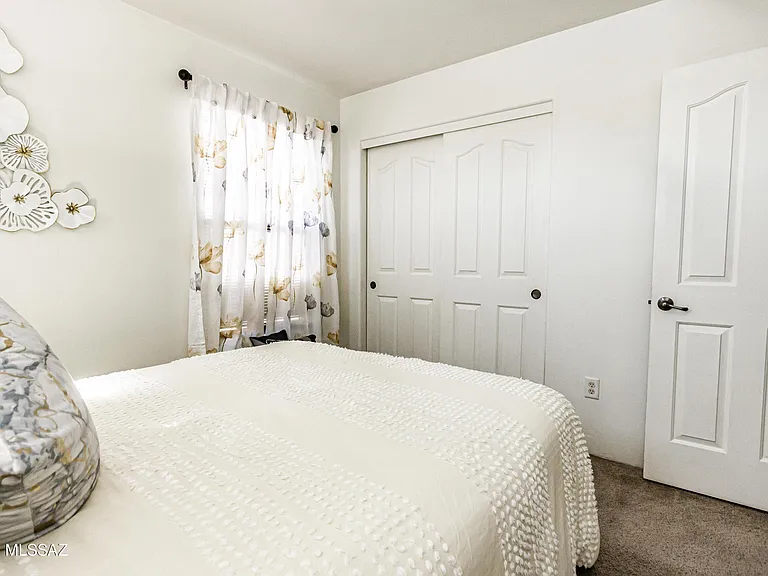 4830 S Vallecano Dr — Photo 38