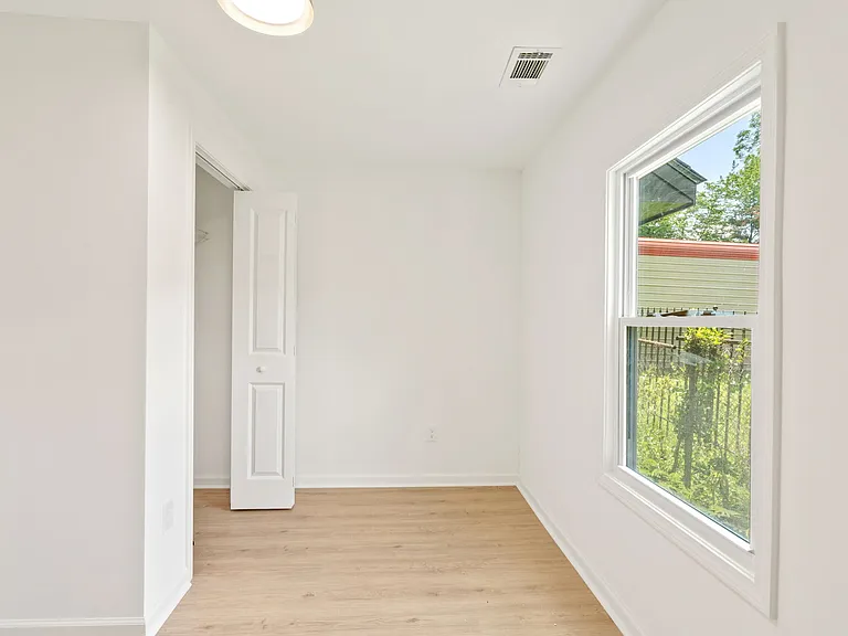149 Edwards St NW — Photo 26