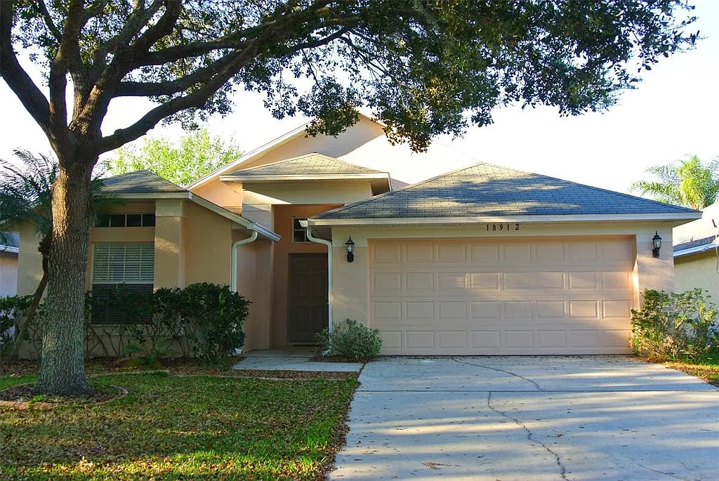 4 bed, 2.0 bath, 1822 sqft, $2,395 — Photo 1
