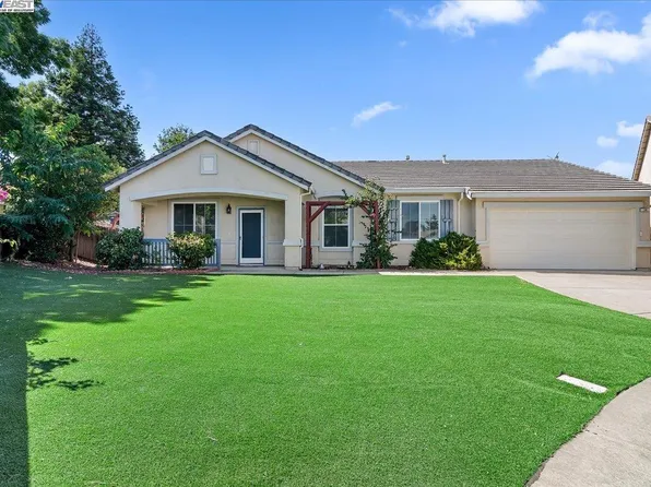 14 Saddlehorn Ct, Pittsburg, CA 94565