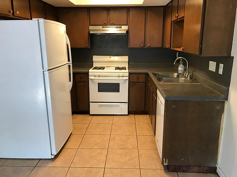 10405 Golden Meadow Dr #B — Photo 4