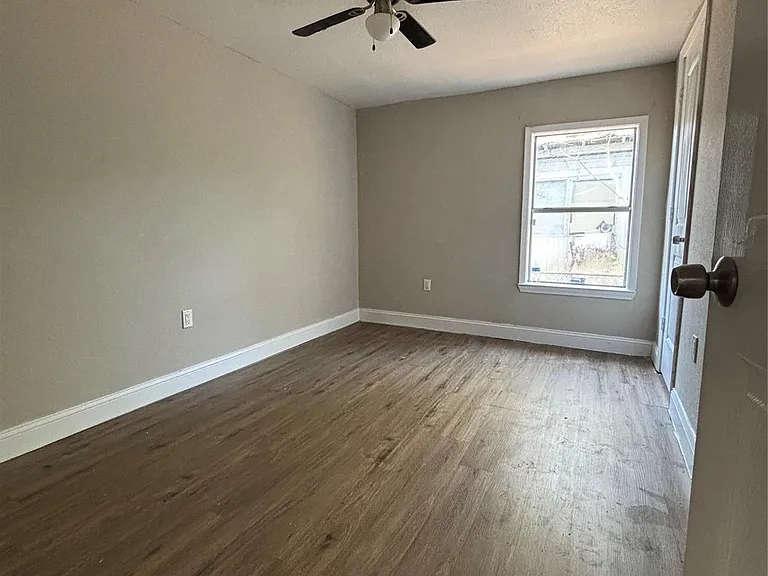 4106 Darby St — Photo 8