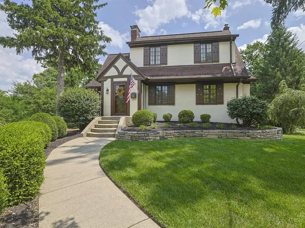 1242 Garden Cir, Cincinnati, OH 45215