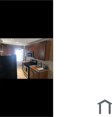 1st image of 2455 Hawthorne Manor Dr