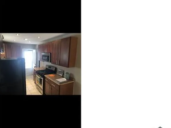 2455 Hawthorne Manor Dr, Florissant, MO 63031