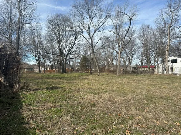 Viney Grove Rd, Prairie Grove, AR 72753
