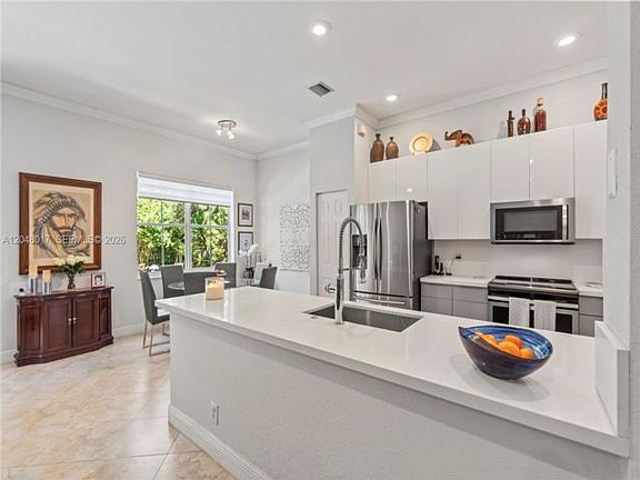 3rd image of 1097 Allamanda Way