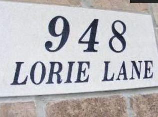 948 Lorie Ln, Lake Zurich, IL