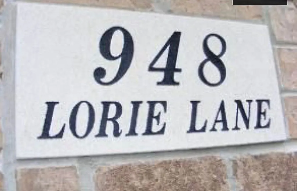 948 Lorie Ln photo 1