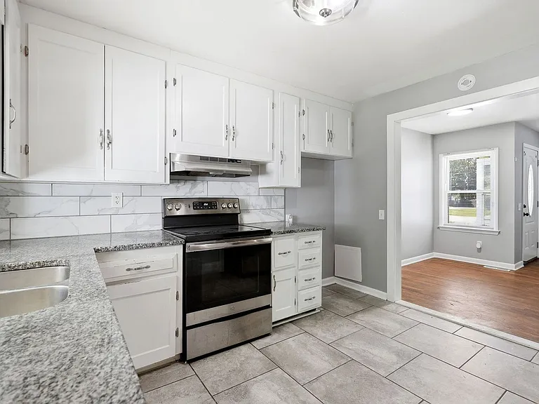 2602 NW 86th St — Photo 7