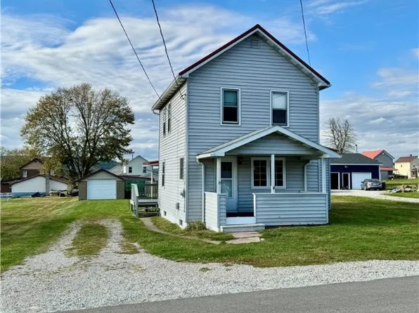 70 9th St, Lucernemines, PA 15754