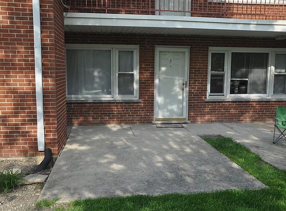 4th image of 101 Dover Dr APT 7