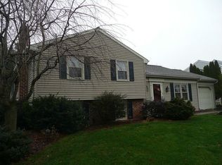 23 Brookfield Dr, Ephrata, PA 17522