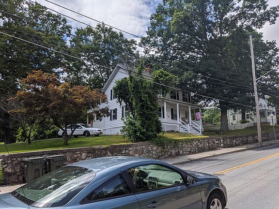 3rd image of 73B Mountain Ave