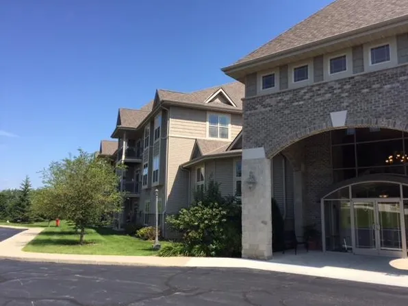 230 Hilldale DRIVE #1303, Hartford, WI 53027