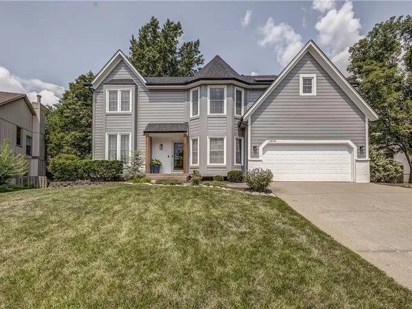 13174 Hayes St, Overland Park, KS 66213