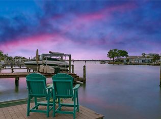 16101 4th St E, Redington Beach, FL 33708