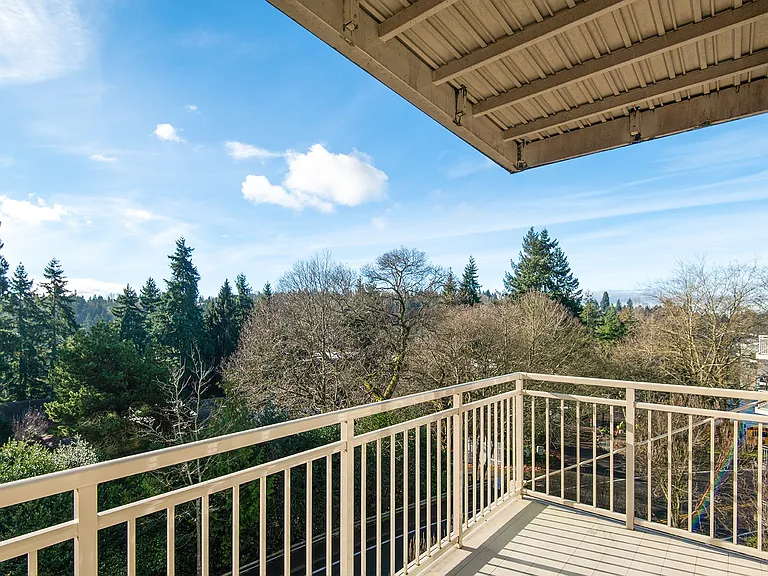 Kirkland Crossing — Photo 25