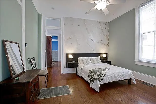 821 Bordeaux St — Photo 7