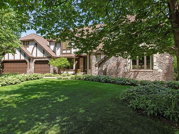 5th image of 8810 Hidden Oaks Dr