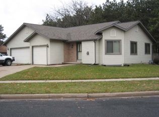 1413 Wellington Dr, Reedsburg, WI 53959