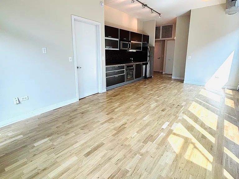 660 W Wayman St #204 — Photo 8