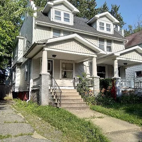 825 E 150th St photo 1