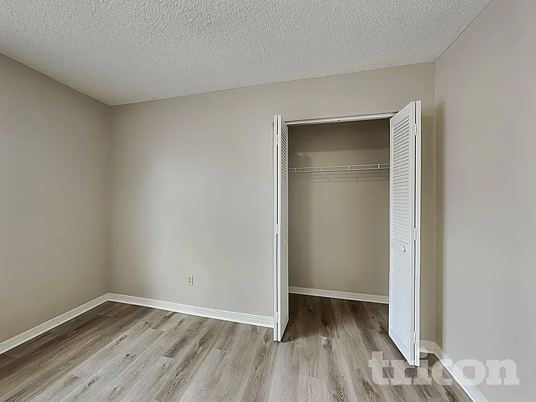 670 Roger Sherman St — Photo 13
