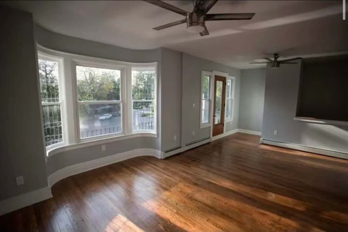 2 bed, 1000 sqft, $1,750 — Photo 2
