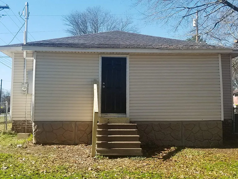 724 S Main — Photo 21